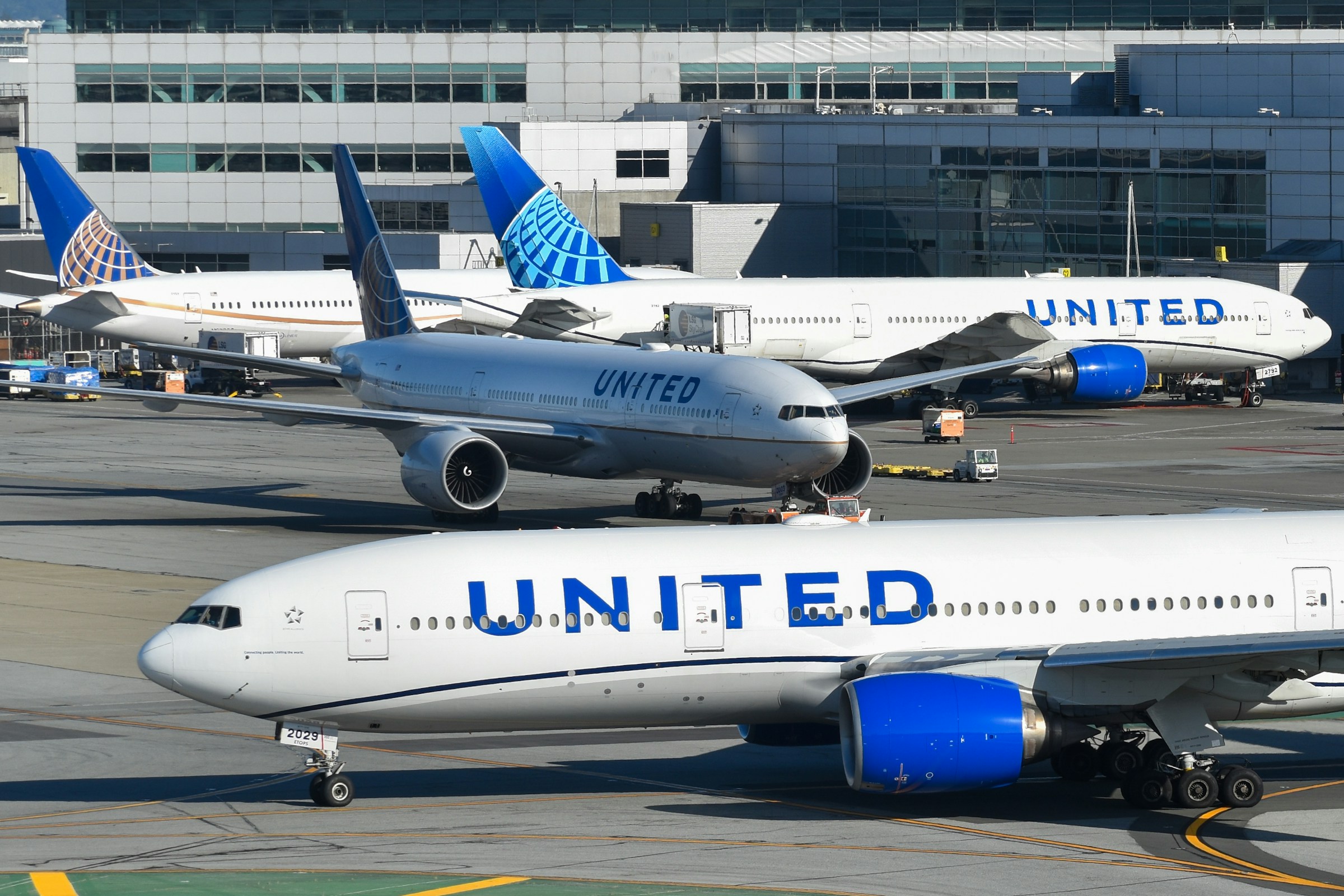 U.S. Flight Cuts and the Shutdown: What Planners, Attendees, and Agencies Must Do Now